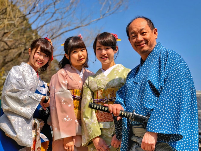 COMO VESTIR KIMONO MASCULINO