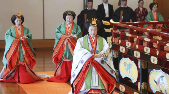 EL KIMONO DE 12 CAPAS DE LA EMPERATRIZ JAPONESA